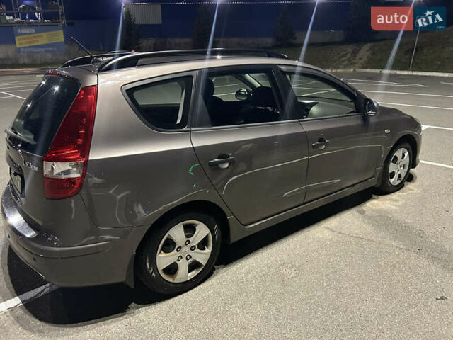 Коричневый Хендай i30, объемом двигателя 1.59 л и пробегом 125 тыс. км за 8800 $, фото 9 на Automoto.ua