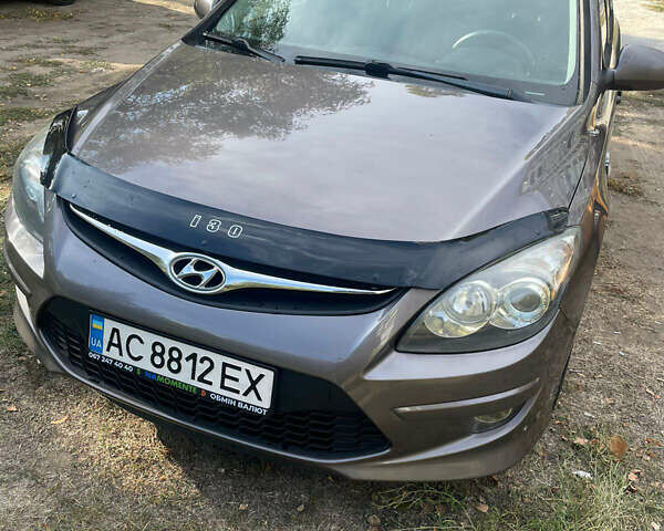 Коричневый Хендай i30, объемом двигателя 1.58 л и пробегом 211 тыс. км за 7500 $, фото 8 на Automoto.ua