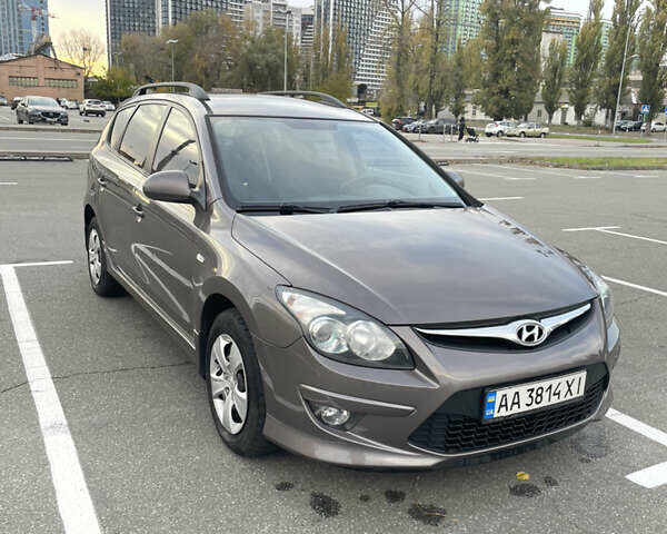 Хендай i30 2012 в Киеве на Automoto.ua Коричневый Хендай i30, объемом двигателя 1.6 л и пробегом 160 тыс. км за 7700 $, фото 1 на Automoto.ua