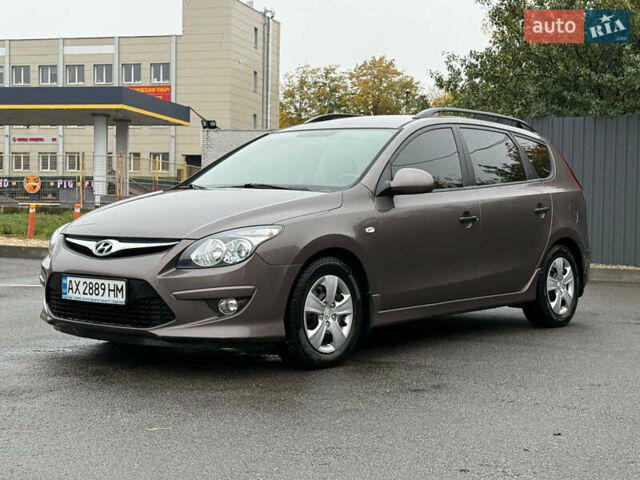Коричневый Хендай i30, объемом двигателя 1.6 л и пробегом 81 тыс. км за 9150 $, фото 3 на Automoto.ua