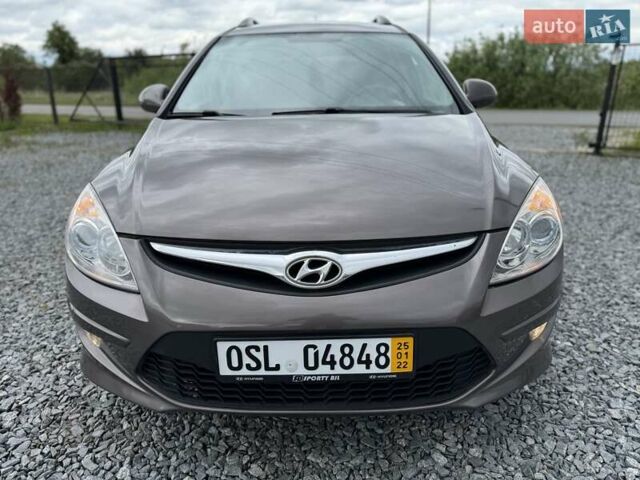 Коричневый Хендай i30, объемом двигателя 1.6 л и пробегом 190 тыс. км за 6650 $, фото 13 на Automoto.ua