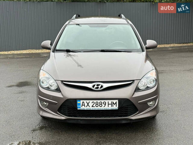 Коричневый Хендай i30, объемом двигателя 1.6 л и пробегом 81 тыс. км за 9150 $, фото 2 на Automoto.ua