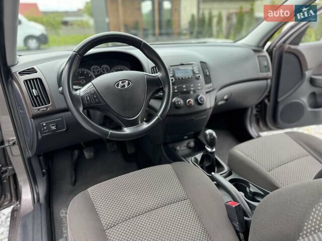 Коричневый Хендай i30, объемом двигателя 1.6 л и пробегом 190 тыс. км за 6650 $, фото 58 на Automoto.ua