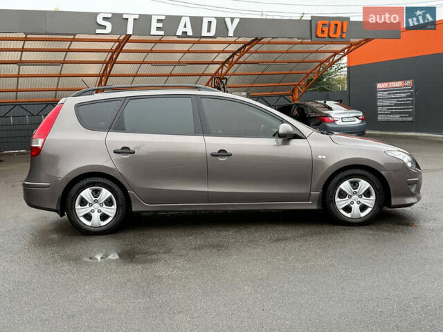 Хендай i30 2012 у Харкові на Automoto.ua Коричневий Хендай i30, об'ємом двигуна 1.6 л та пробігом 81 тис. км за 9100 $, фото 5 на Automoto.ua