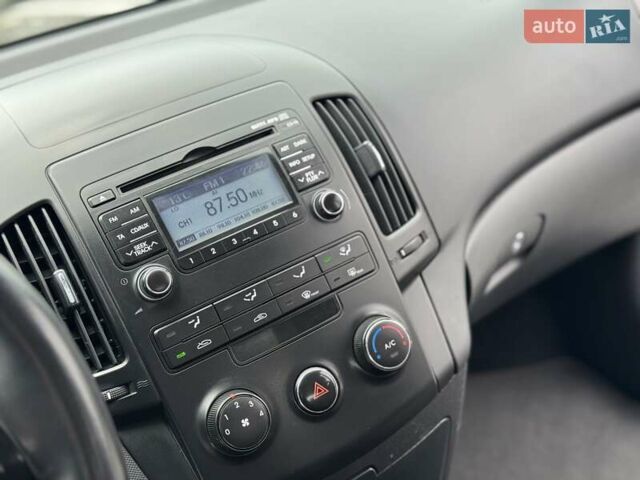 Коричневый Хендай i30, объемом двигателя 1.6 л и пробегом 190 тыс. км за 6650 $, фото 44 на Automoto.ua