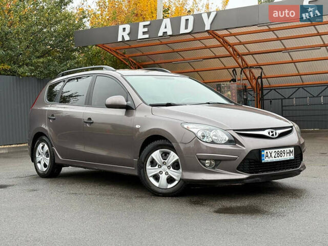 Коричневый Хендай i30, объемом двигателя 1.6 л и пробегом 81 тыс. км за 9150 $, фото 4 на Automoto.ua