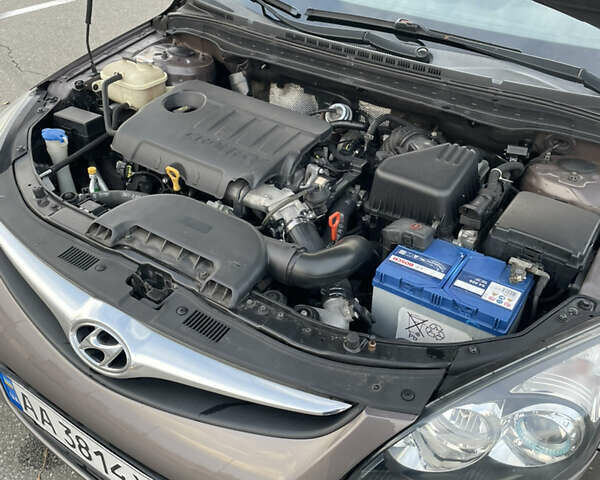 Хендай i30 2012 в Киеве на Automoto.ua Коричневый Хендай i30, объемом двигателя 1.6 л и пробегом 160 тыс. км за 7700 $, фото 9 на Automoto.ua