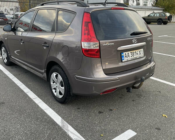 Хендай i30 2012 в Киеве на Automoto.ua Коричневый Хендай i30, объемом двигателя 1.6 л и пробегом 160 тыс. км за 7700 $, фото 2 на Automoto.ua