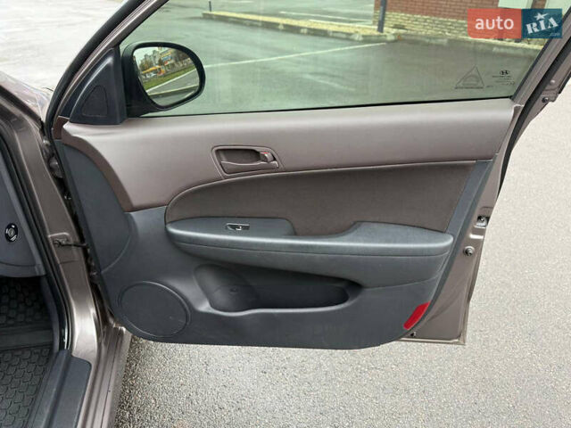 Хендай i30 2012 у Харкові на Automoto.ua Коричневий Хендай i30, об'ємом двигуна 1.6 л та пробігом 81 тис. км за 9100 $, фото 30 на Automoto.ua