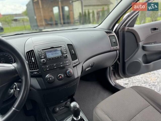 Коричневый Хендай i30, объемом двигателя 1.6 л и пробегом 190 тыс. км за 6650 $, фото 42 на Automoto.ua