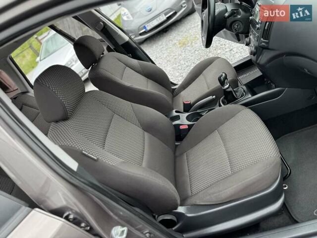 Коричневый Хендай i30, объемом двигателя 1.6 л и пробегом 190 тыс. км за 6650 $, фото 61 на Automoto.ua