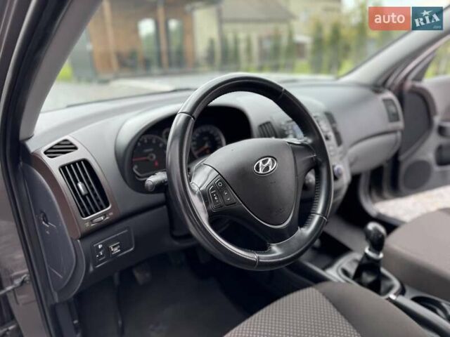 Коричневый Хендай i30, объемом двигателя 1.6 л и пробегом 190 тыс. км за 6650 $, фото 39 на Automoto.ua