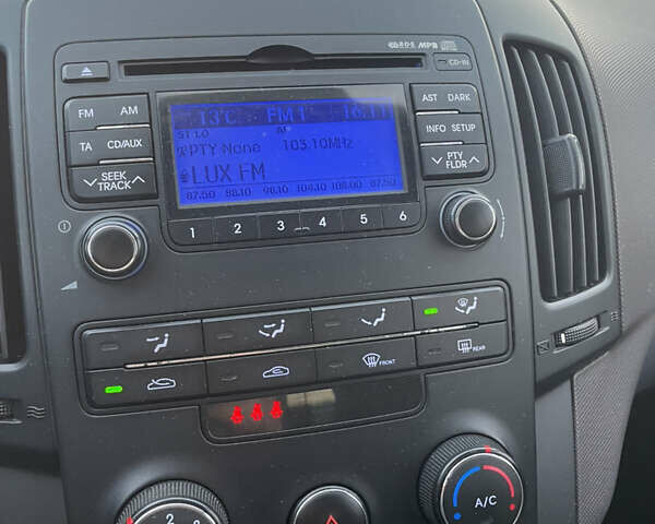 Хендай i30 2012 в Киеве на Automoto.ua Коричневый Хендай i30, объемом двигателя 1.6 л и пробегом 160 тыс. км за 7700 $, фото 5 на Automoto.ua