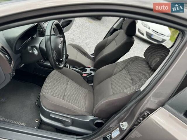 Коричневый Хендай i30, объемом двигателя 1.6 л и пробегом 190 тыс. км за 6650 $, фото 49 на Automoto.ua