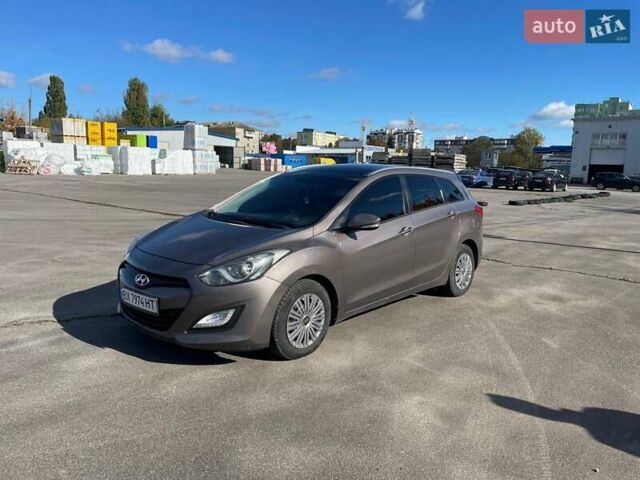 Хендай i30 2013 в Хмельницком на Automoto.ua Коричневый Хендай i30, объемом двигателя 1.58 л и пробегом 245 тыс. км за 10800 $, фото 9 на Automoto.ua