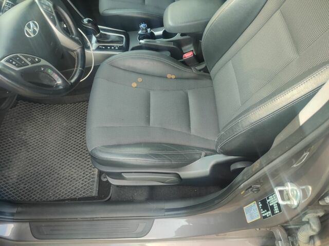 Коричневый Хендай i30, объемом двигателя 1 л и пробегом 200 тыс. км за 7500 $, фото 5 на Automoto.ua