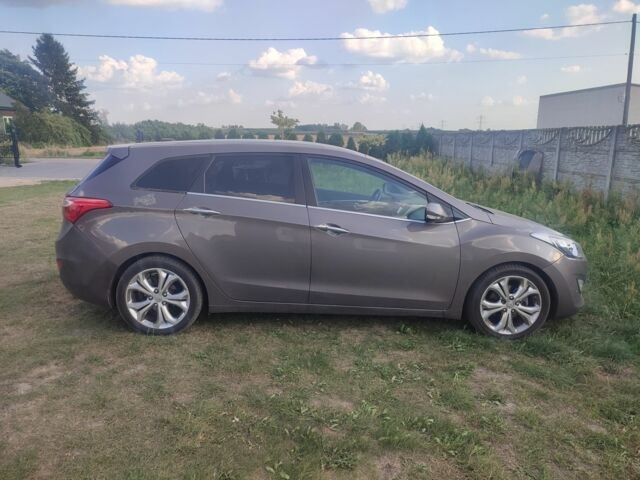 Коричневый Хендай i30, объемом двигателя 1 л и пробегом 200 тыс. км за 7500 $, фото 1 на Automoto.ua