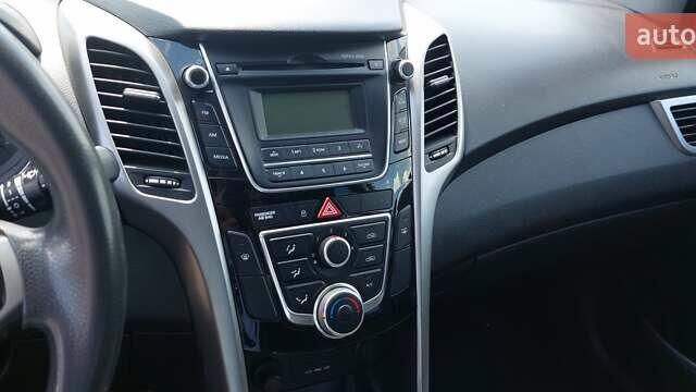 Коричневий Хендай i30, об'ємом двигуна 1.58 л та пробігом 149 тис. км за 9500 $, фото 3 на Automoto.ua