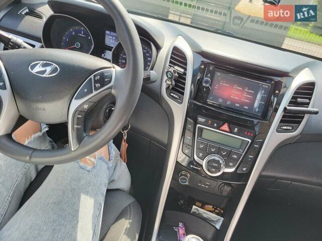 Коричневий Хендай i30, об'ємом двигуна 1.58 л та пробігом 234 тис. км за 9100 $, фото 10 на Automoto.ua