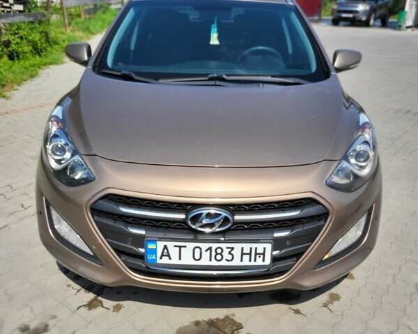 Коричневий Хендай i30, об'ємом двигуна 1.58 л та пробігом 234 тис. км за 9100 $, фото 6 на Automoto.ua