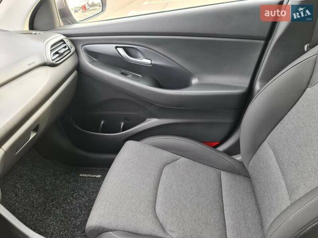 Коричневый Хендай i30, объемом двигателя 1.5 л и пробегом 25 тыс. км за 18500 $, фото 17 на Automoto.ua
