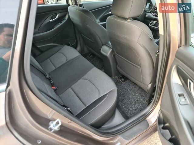 Коричневый Хендай i30, объемом двигателя 1.5 л и пробегом 25 тыс. км за 18500 $, фото 24 на Automoto.ua