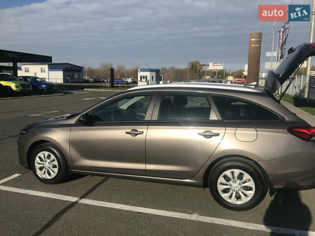 Коричневый Хендай i30, объемом двигателя 1.5 л и пробегом 42 тыс. км за 17100 $, фото 3 на Automoto.ua