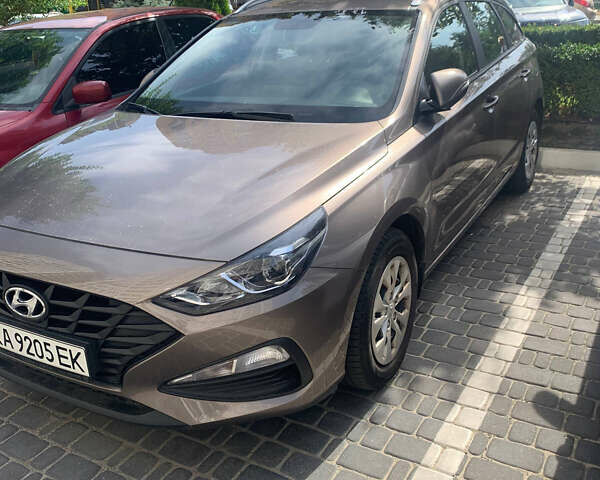 Коричневый Хендай i30, объемом двигателя 1.5 л и пробегом 42 тыс. км за 17100 $, фото 2 на Automoto.ua