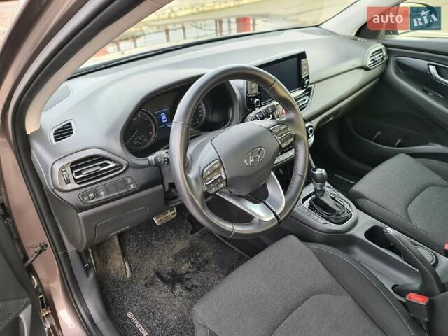 Коричневый Хендай i30, объемом двигателя 1.5 л и пробегом 25 тыс. км за 18500 $, фото 13 на Automoto.ua