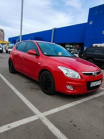 Красный Хендай i30, объемом двигателя 1.6 л и пробегом 247 тыс. км за 5800 $, фото 3 на Automoto.ua