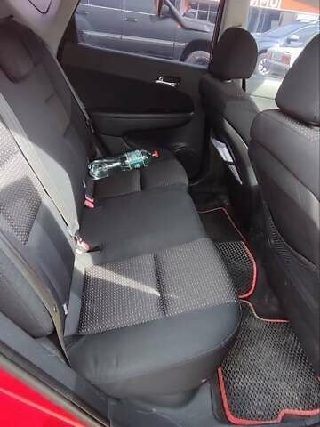 Красный Хендай i30, объемом двигателя 1.6 л и пробегом 247 тыс. км за 5800 $, фото 2 на Automoto.ua