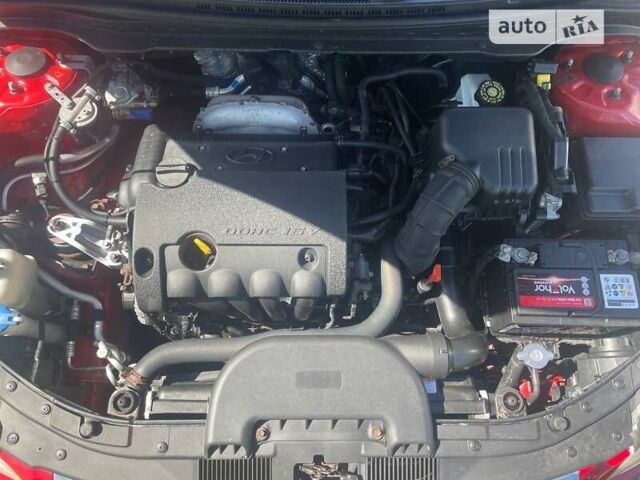 Червоний Хендай i30, об'ємом двигуна 1.6 л та пробігом 213 тис. км за 6300 $, фото 27 на Automoto.ua