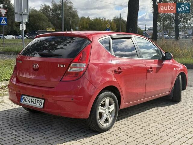 Красный Хендай i30, объемом двигателя 1.6 л и пробегом 135 тыс. км за 5900 $, фото 13 на Automoto.ua