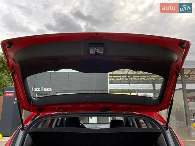 Красный Хендай i30, объемом двигателя 1.58 л и пробегом 236 тыс. км за 5000 $, фото 7 на Automoto.ua