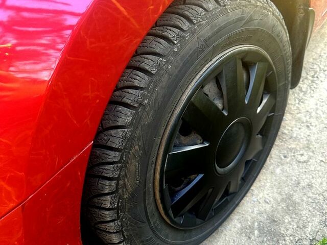 Червоний Хендай i30, об'ємом двигуна 1.4 л та пробігом 230 тис. км за 4500 $, фото 4 на Automoto.ua