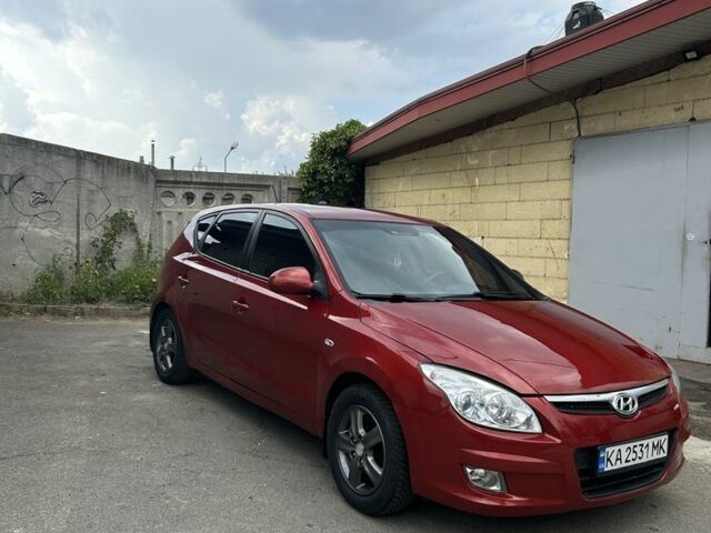 Красный Хендай i30, объемом двигателя 1.6 л и пробегом 186 тыс. км за 6349 $, фото 2 на Automoto.ua