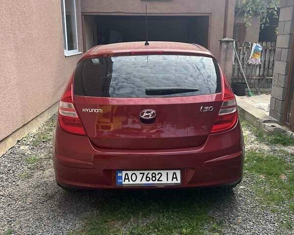 Червоний Хендай i30, об'ємом двигуна 1.4 л та пробігом 101 тис. км за 6500 $, фото 3 на Automoto.ua