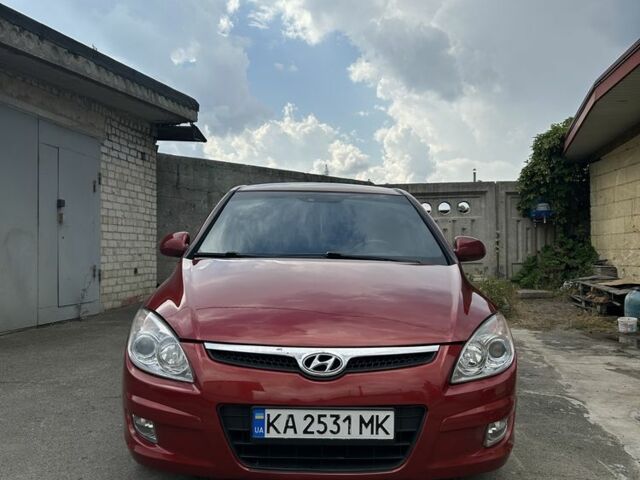 Красный Хендай i30, объемом двигателя 1.6 л и пробегом 186 тыс. км за 6349 $, фото 1 на Automoto.ua