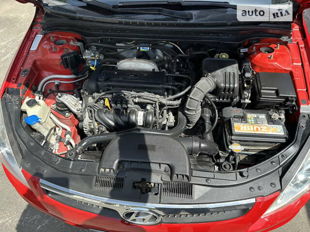Красный Хендай i30, объемом двигателя 1.4 л и пробегом 157 тыс. км за 4900 $, фото 13 на Automoto.ua