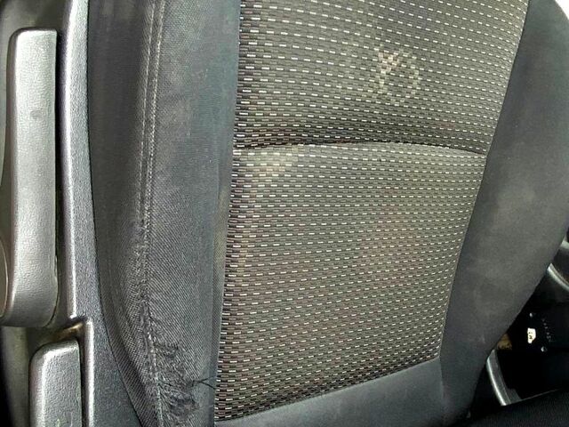 Червоний Хендай i30, об'ємом двигуна 1.6 л та пробігом 236 тис. км за 5000 $, фото 10 на Automoto.ua