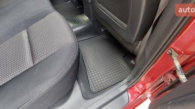 Хендай i30 2008 в Киеве на Automoto.ua Красный Хендай i30, объемом двигателя 1.4 л и пробегом 134 тыс. км за 4800 $, фото 21 на Automoto.ua