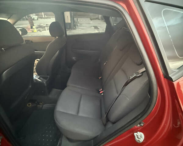 Красный Хендай i30, объемом двигателя 1.58 л и пробегом 244 тыс. км за 5400 $, фото 7 на Automoto.ua