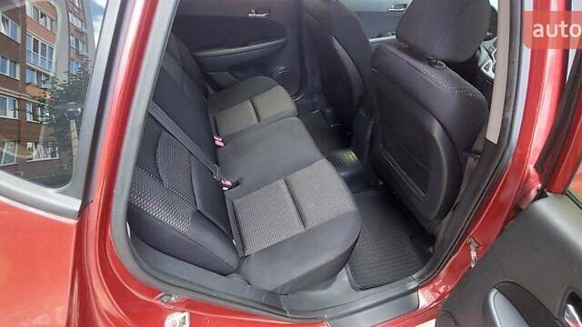 Хендай i30 2008 в Киеве на Automoto.ua Красный Хендай i30, объемом двигателя 1.4 л и пробегом 134 тыс. км за 4800 $, фото 17 на Automoto.ua