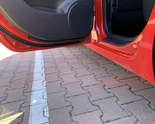 Красный Хендай i30, объемом двигателя 1.4 л и пробегом 262 тыс. км за 5200 $, фото 5 на Automoto.ua