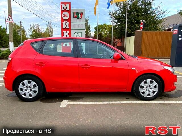 Червоний Хендай i30, об'ємом двигуна 1.6 л та пробігом 236 тис. км за 5000 $, фото 2 на Automoto.ua
