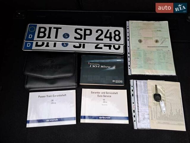 Хендай i30 2009 в Умани на Automoto.ua Красный Хендай i30, объемом двигателя 0 л и пробегом 139 тыс. км за 5850 $, фото 128 на Automoto.ua