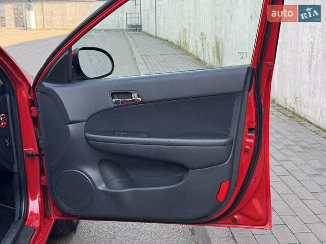 Червоний Хендай i30, об'ємом двигуна 1.59 л та пробігом 159 тис. км за 7399 $, фото 25 на Automoto.ua