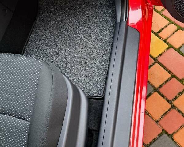 Хендай i30 2009 в Умани на Automoto.ua Красный Хендай i30, объемом двигателя 0 л и пробегом 139 тыс. км за 5850 $, фото 115 на Automoto.ua