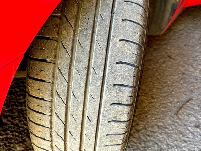 Красный Хендай i30, объемом двигателя 1.4 л и пробегом 214 тыс. км за 5800 $, фото 8 на Automoto.ua
