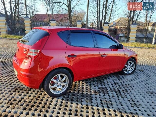 Красный Хендай i30, объемом двигателя 1.4 л и пробегом 158 тыс. км за 5800 $, фото 7 на Automoto.ua